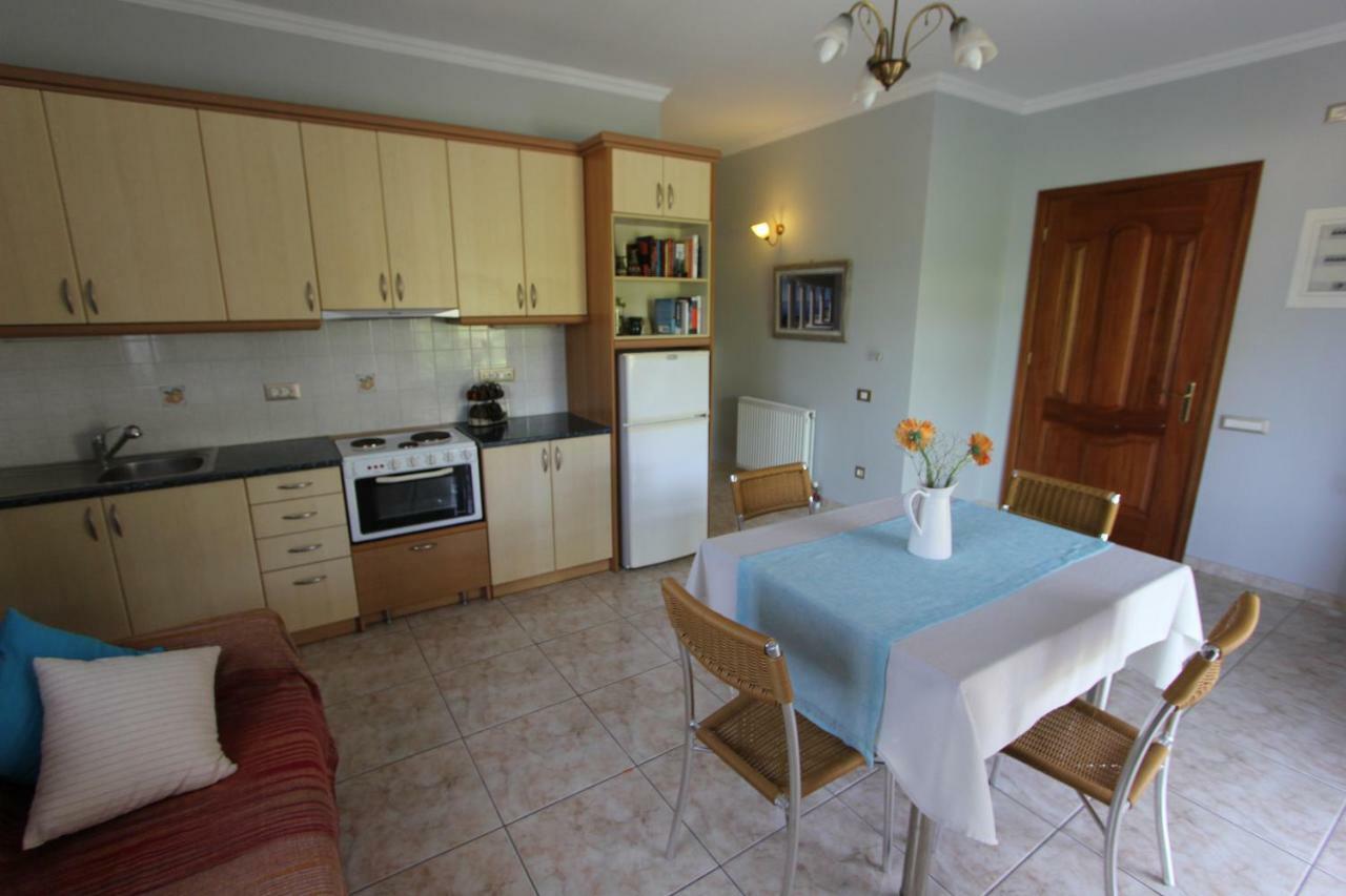 Tosis Apartments Свороната Екстериор снимка