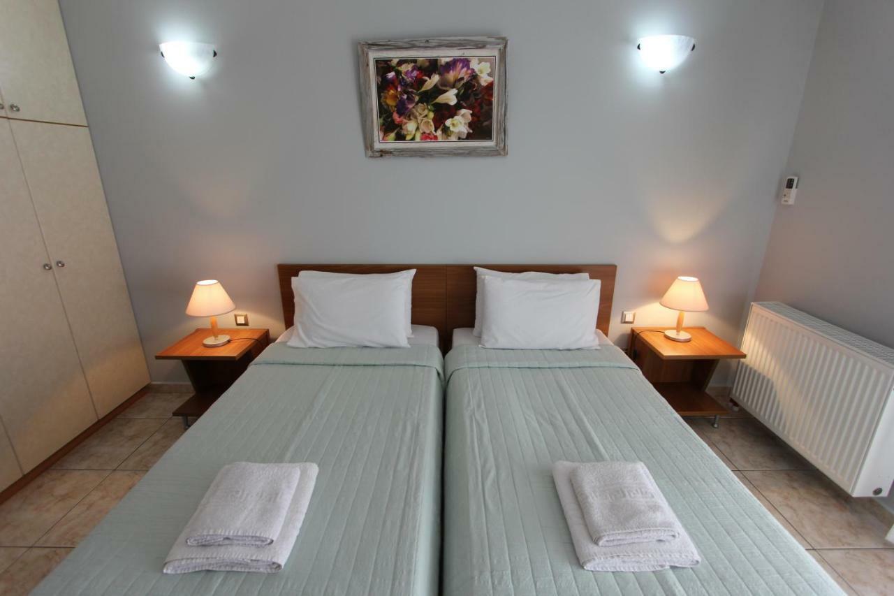 Tosis Apartments Свороната Екстериор снимка