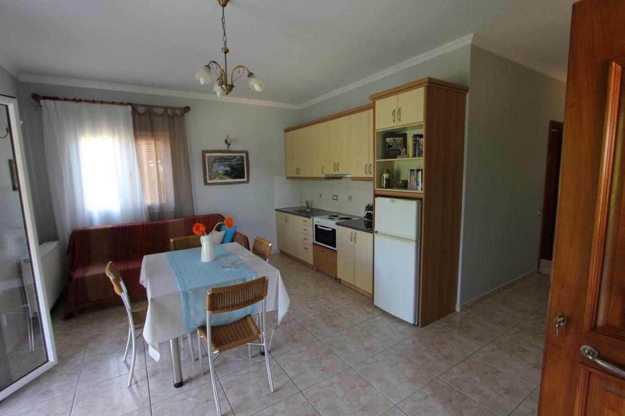 Tosis Apartments Свороната Екстериор снимка