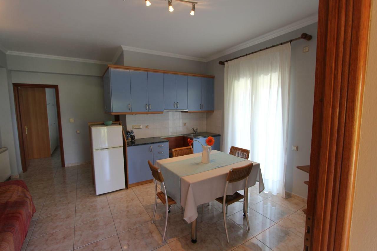 Tosis Apartments Свороната Екстериор снимка