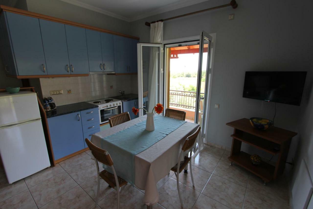 Tosis Apartments Свороната Екстериор снимка