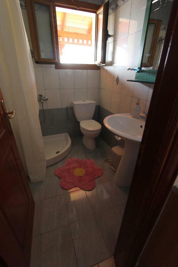 Tosis Apartments Свороната Екстериор снимка
